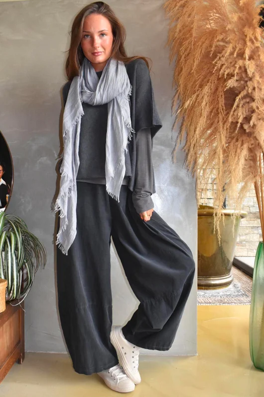Arbi Needlecord Lantern Barrel Pant Charcoal